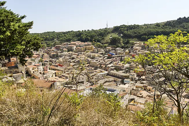 Vista panoramica su Buccheri. 