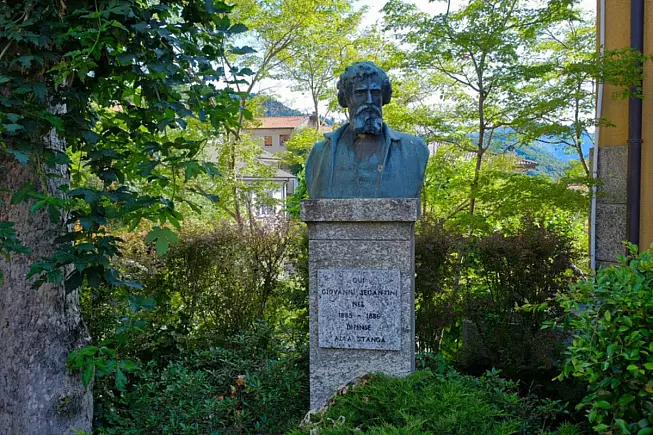 Busto di Giovanni Segantini. Caglio, provincia di Como, Lombardia, Italia