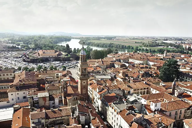 Casale Monferrato, panorama con la Torre Civica. Shutterstock_1814440622