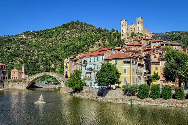 Dolceacqua, provinincia di Imperia, Liguria. Shutterstock_2497554179