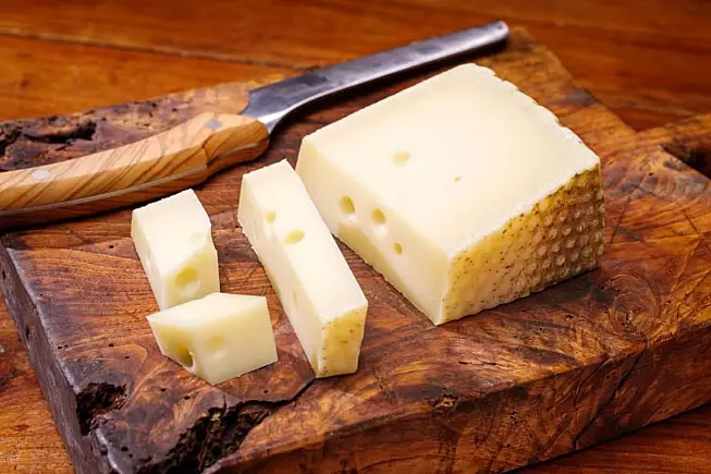 Formaggio Asiago. 2337113291
