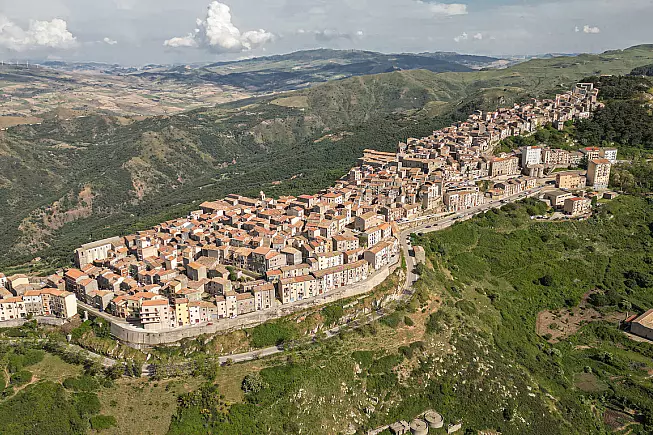Geraci Siculo vista dall'alto. 