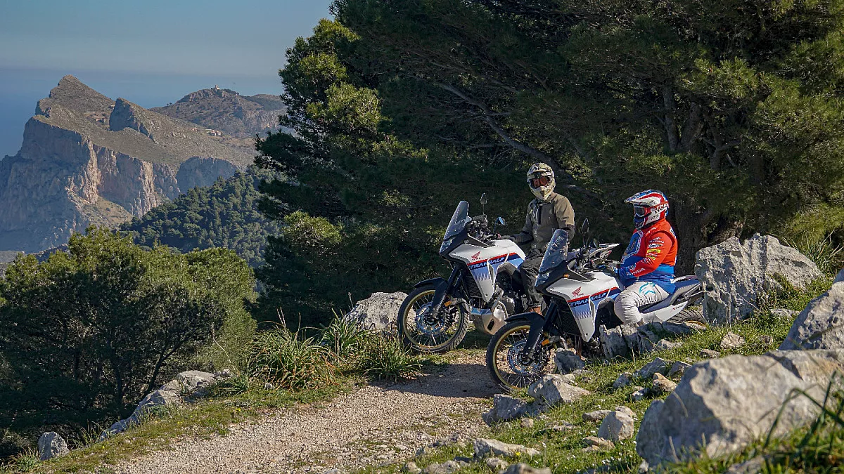 Honda Transalp 750, due motociclisti in Sicilia