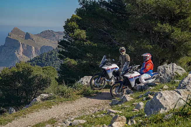 Honda Transalp 750, due motociclisti in Sicilia