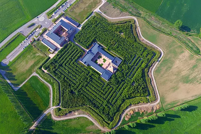 La vista dall'alto del Labirinto della Masone di Franco Maria Ricci