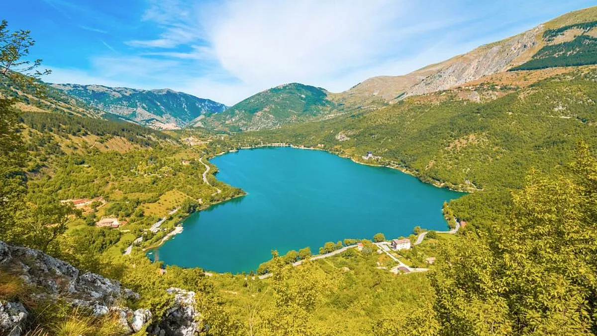 Lago di Scanno e le Gole del Sagittario. 1515764423