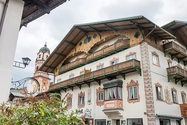 Particolare di una delle case dipinte a Mittenwald. 