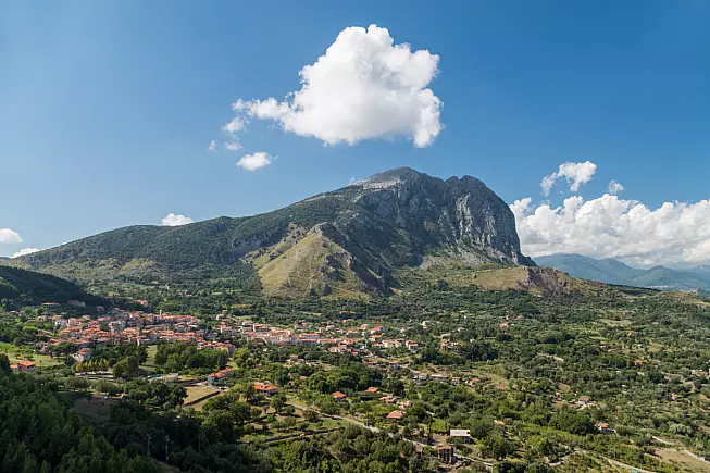 Monte Bulgheria e San Giovanni a Piro, Cilento. Shutterstock_1055422301