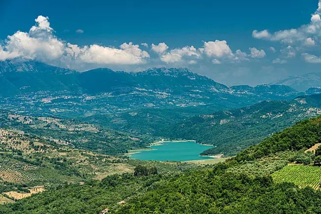 Parco nazionale del Cilento, Vallo di Diano e Alburni. Panorama, zona Rutino. Shutterstock_1573275238