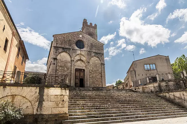 Parrocchia Sant'Agata di Asciano. iStock/ThamKC