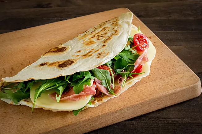 Piadina romagnola. Shutterstock_1420643573