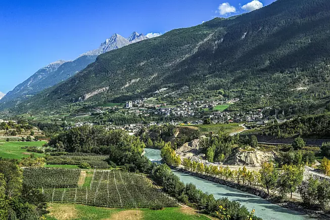 Sarriod de la Tour, Valle d'Aosta, lungo la Strada dei Salassi