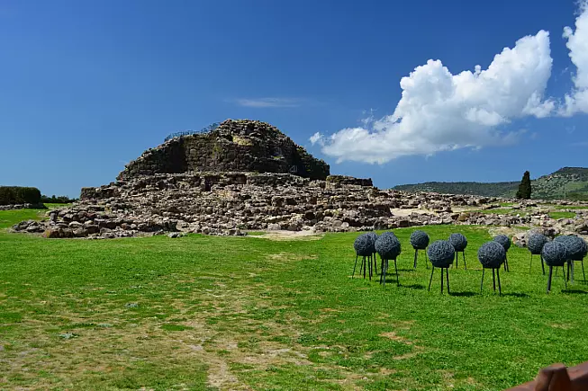 Su Nuraxi di Barumini, Sardegna. Shutterstock_144071641