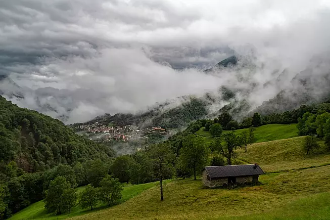Valsassina, Alpi Orobie, panorama. iStock-2163036388