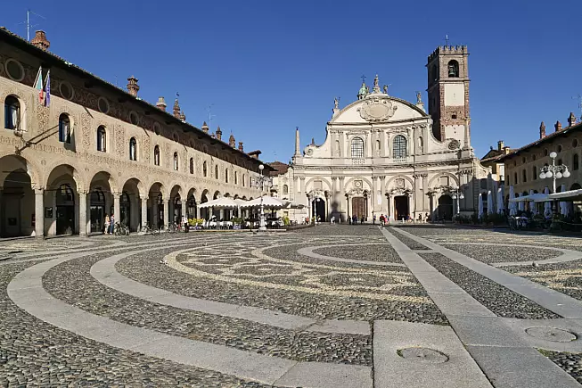 Vigevano, Piazza Ducale. Shutterstock_2355555665