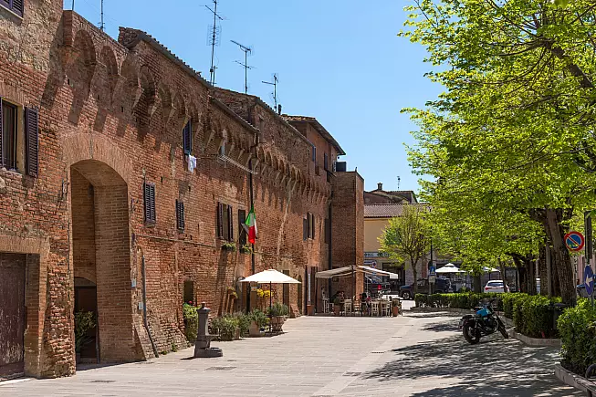 Visita nel centro storico di Buonconvento. 