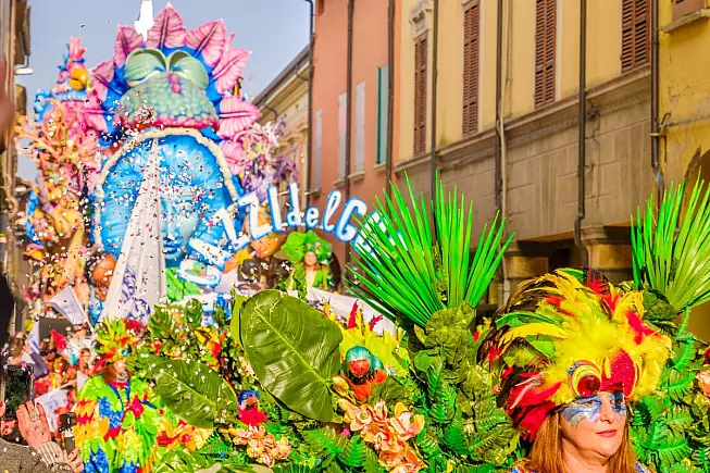 Carnevale di Cento. 644432774