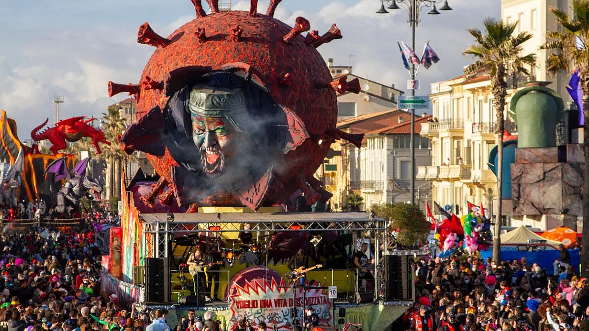 Carnevale di Viareggio. iStock-1371897782
