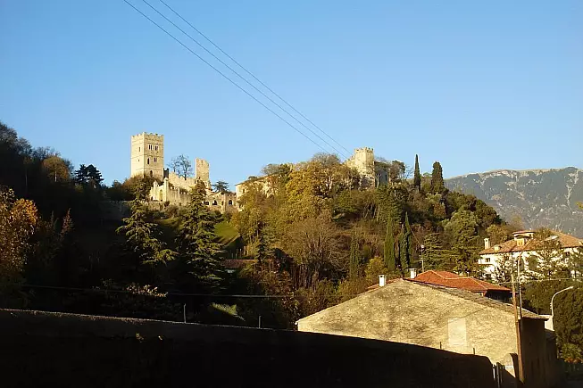 Castello di San Martino. Vittorio Veneto. Paolo Steffan, CC BY-SA 3.0, via Wikimedia Commons