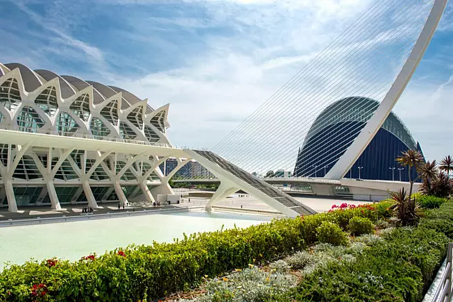 Costa dell'Azahar, Barcellona-Valencia. iStock-929812242