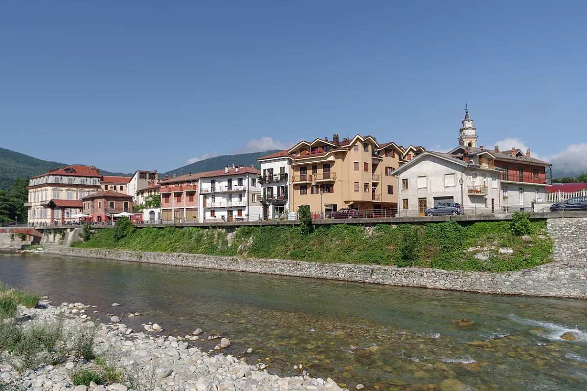 Il centro di Garessio, affacciato sul Tanaro. 