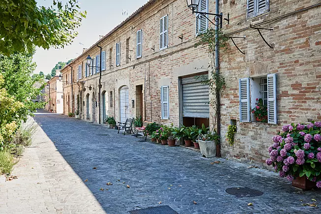 Le vie del borgo di Servigliano. 