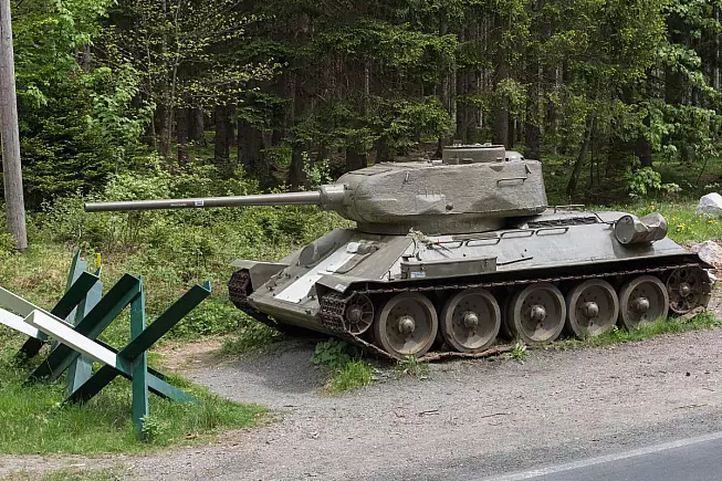 T-34-85 Panzer, Bunkermuseum Wurzenpass. Johann Jaritz / CC BY-SA 4.0, CC BY-SA 4.0, via Wikimedia Commons