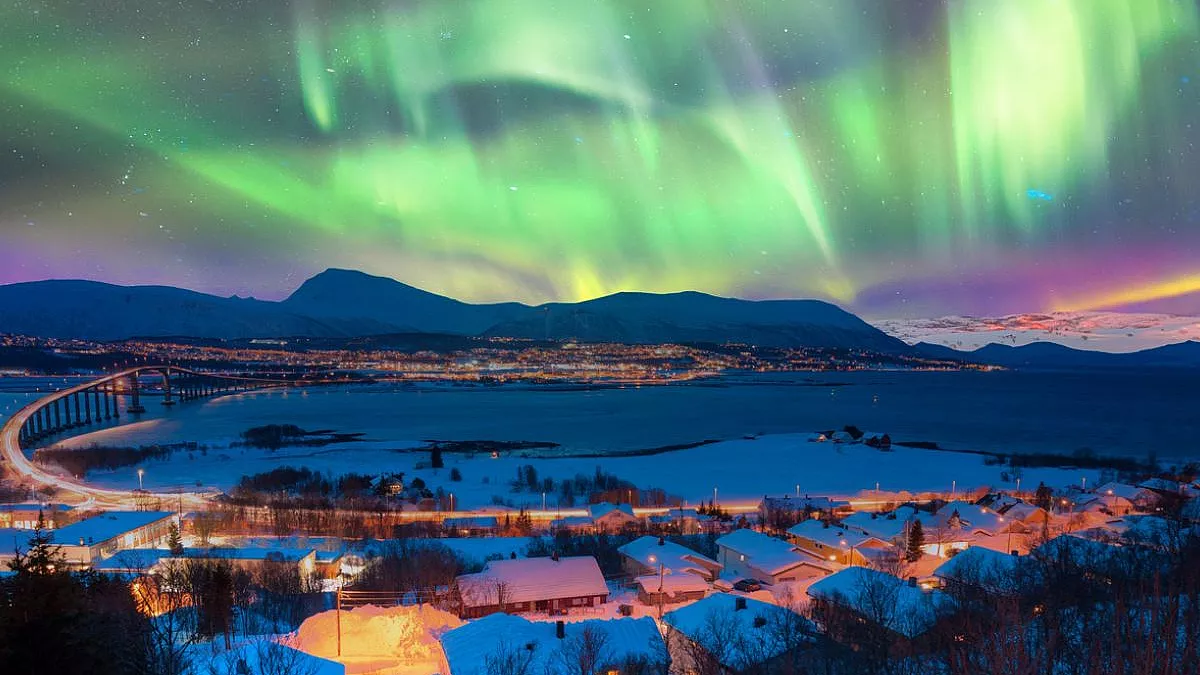 Tromso, Norvegia. Aurora boreale nel cielo. iStock-1611638149