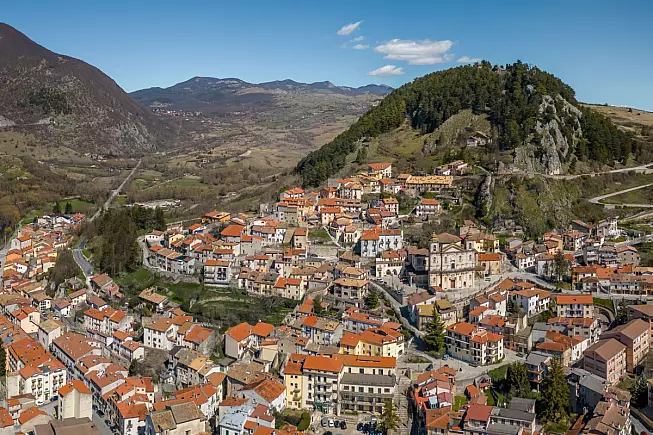 Castel di Sangro. Shutterstock_2474939425