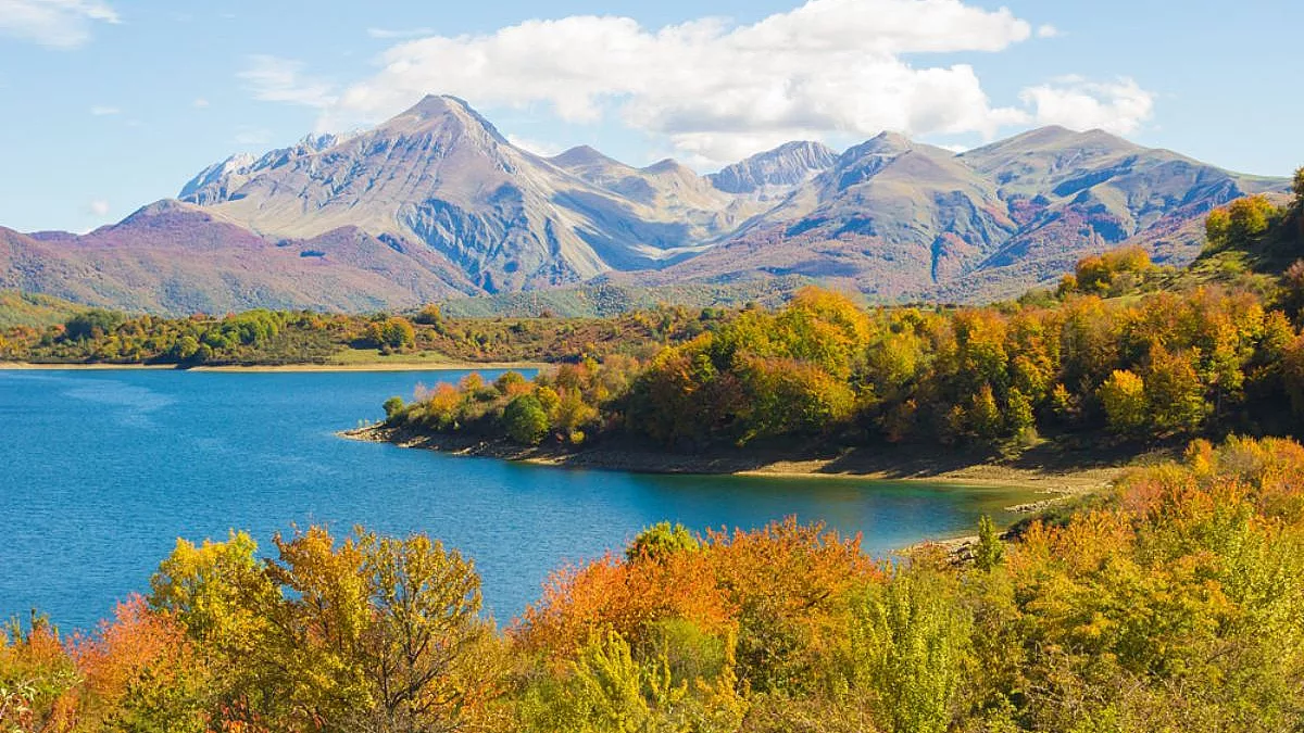 Faggeta Vetusta coppo del principe, Lago di Campotosto