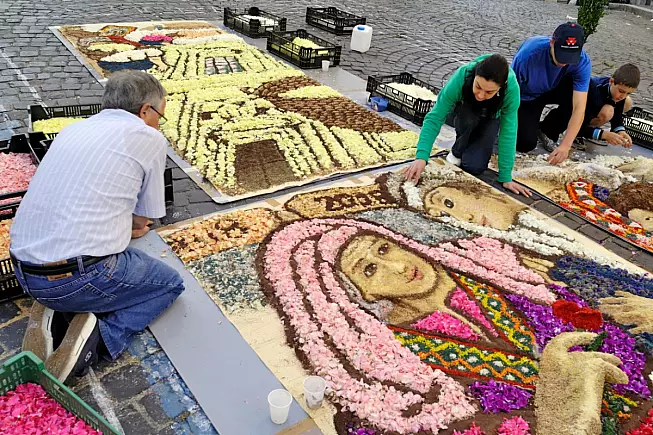 Infiorata di Genzano di Roma. 459033015