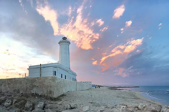 Faro San Foca, sulla costa salentina di Melendugno. 