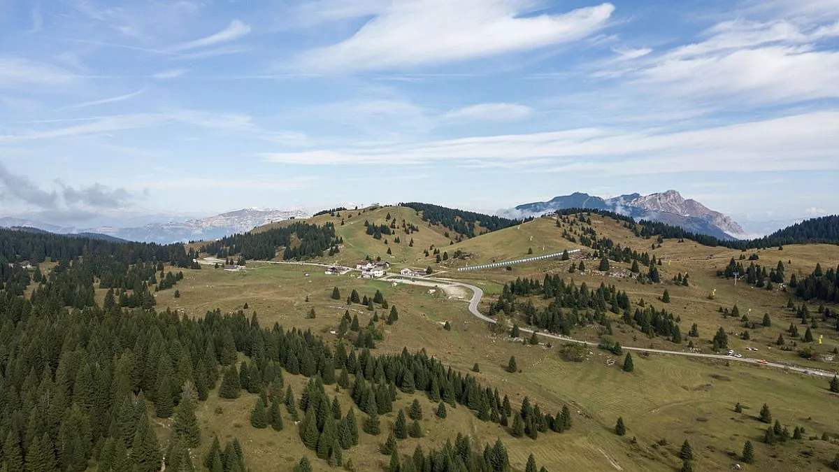 Passo Coe. Veduta aerea. iStock-1329689185