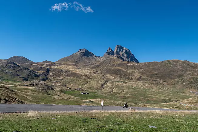 Passo del Portalet. Shutterstock_2450889203