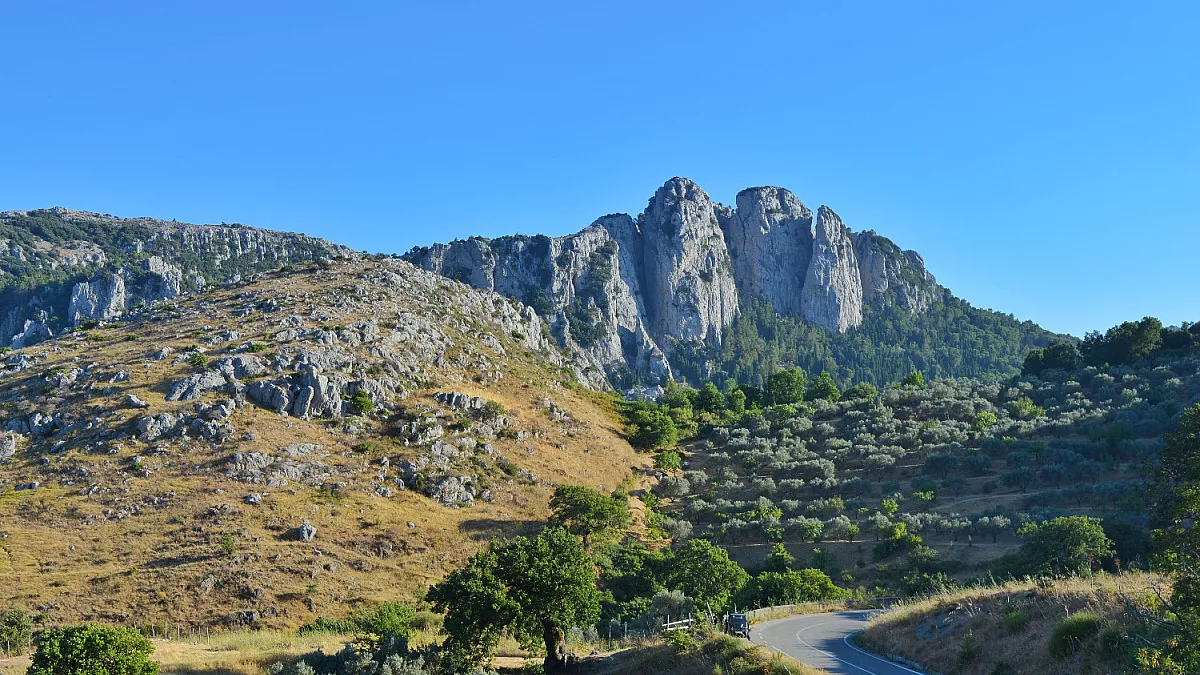 Passo di Pietra Spada. Monte Mutolo, Canolo, Calabria. Shutterstock_2444991385
