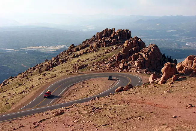 Pikes Peak Highway, curve