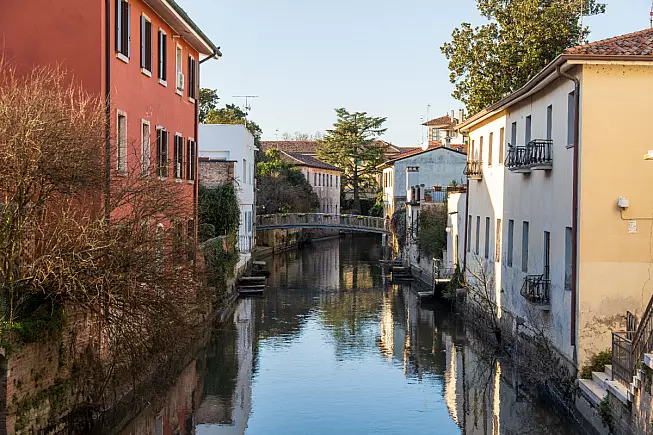 Portogruaro. Vista del Fiume Lemene. Shutterstock_2580479519