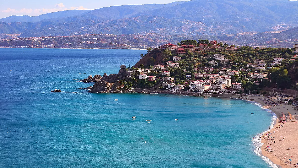 Spiaggia di Caminia. Shutterstock_790514053