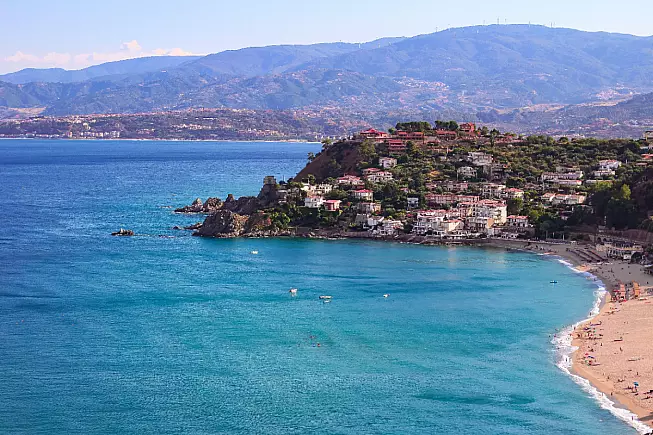 Spiaggia di Caminia. Shutterstock_790514053