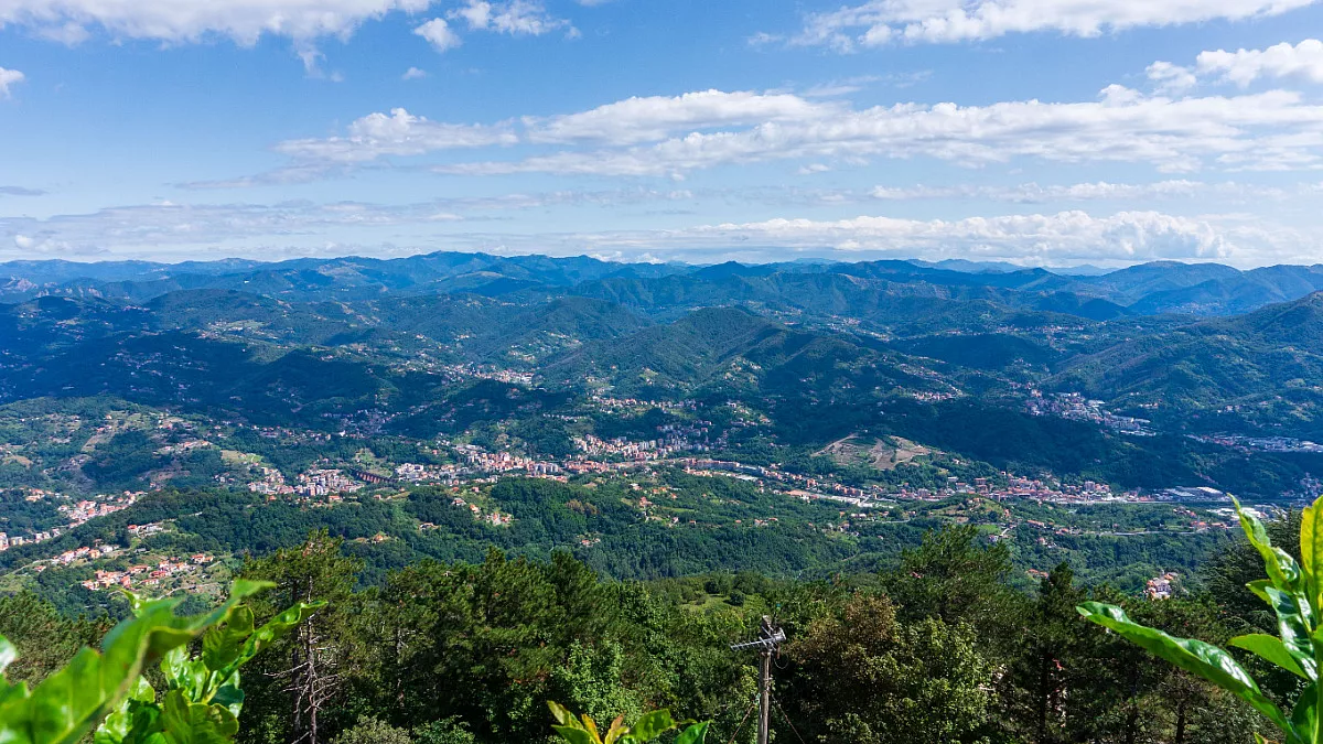 Val Polcevera. Panorama. Shutterstock_1656919189