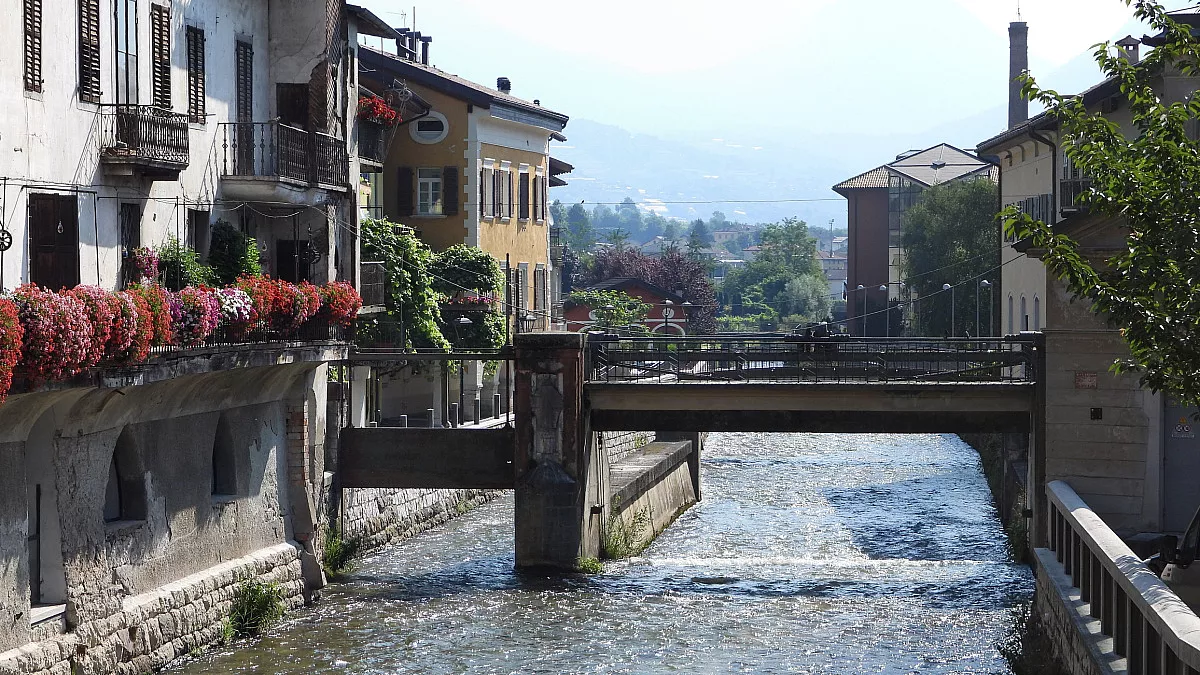 Borgo Valsugana, fiume Brenta. Shutterstock_2000551787