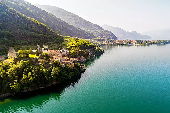 Corenno Plinio, affacciata sul Lago di Como. 