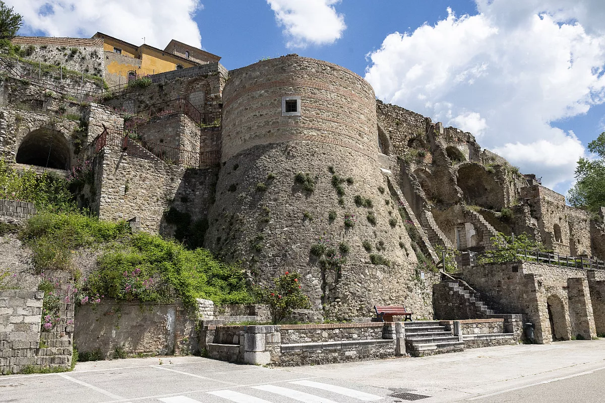Il Borgo Castello di Calitri. Shutterstock_2460701219