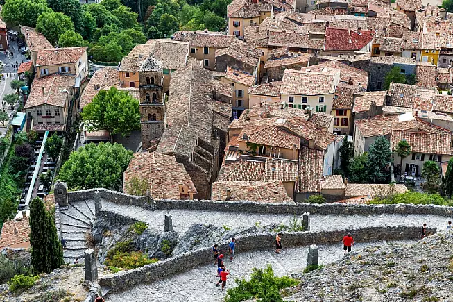 Moustiers-Sainte-Marie, vista dall'alto