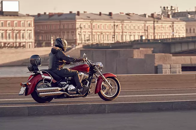 Pasqua 2025 in moto. Shutterstock_2340104977
