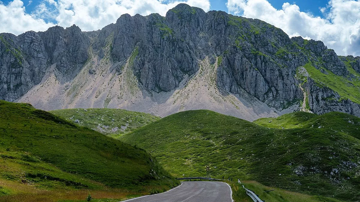 Sella di Leonessa e Terminillo, Appennino centrale. Shutterstock_2394457415