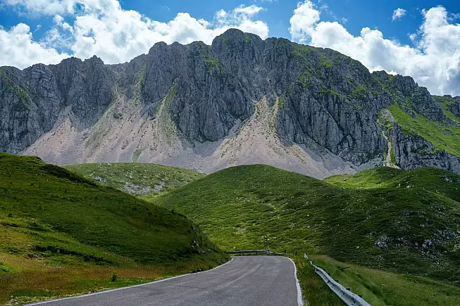 Sella di Leonessa e Terminillo, Appennino centrale. Shutterstock_2394457415