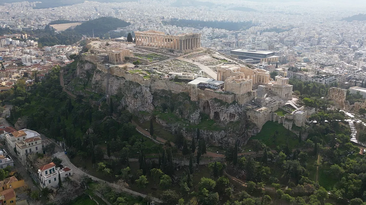Acropoli di Atene. Shutterstock_2465282525