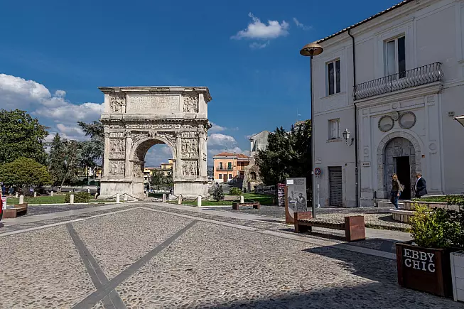 Arco di Traiano, Benevento