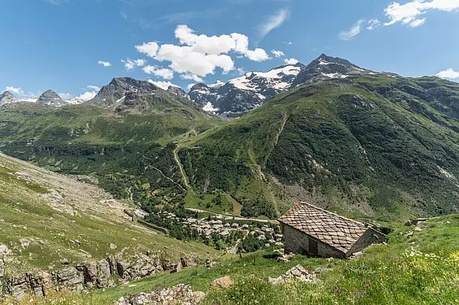 Bonneval-sur-Arc. Shutterstock_2571098123